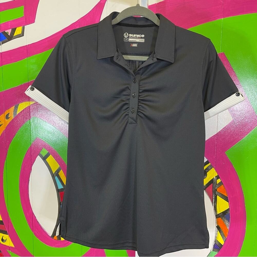 Sunice Silver, Black Polo Shirt. Size Large. In excellent condition!